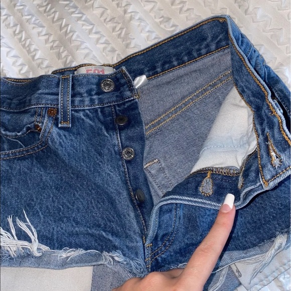 Levi 501 shorts - Picture 2 of 5